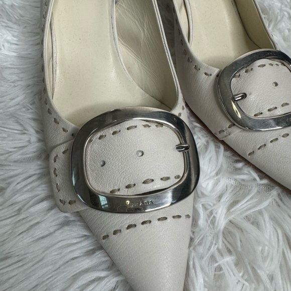 Prada - Picture 2 of 8